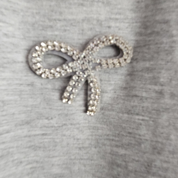 Chic Gray Embellished Short Sleeve Top - Picture 2 of 2